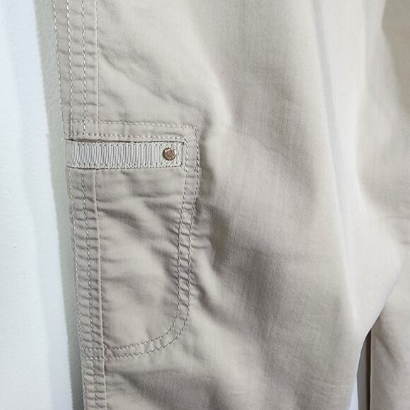 Chico's Crop Pants Women's Size .5 US Small 6 Ultimate Fit Luxe Twill Utility - Picture 7 of 11